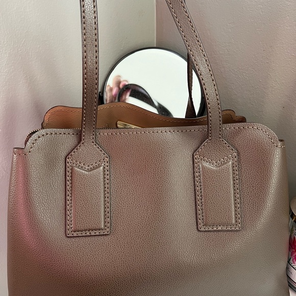 🤎AUTHENTIC MARC JACOBS TOP HANDLE HANDBAG WITH GOLD TONE HARDWARE 🤎 - Picture 4 of 7